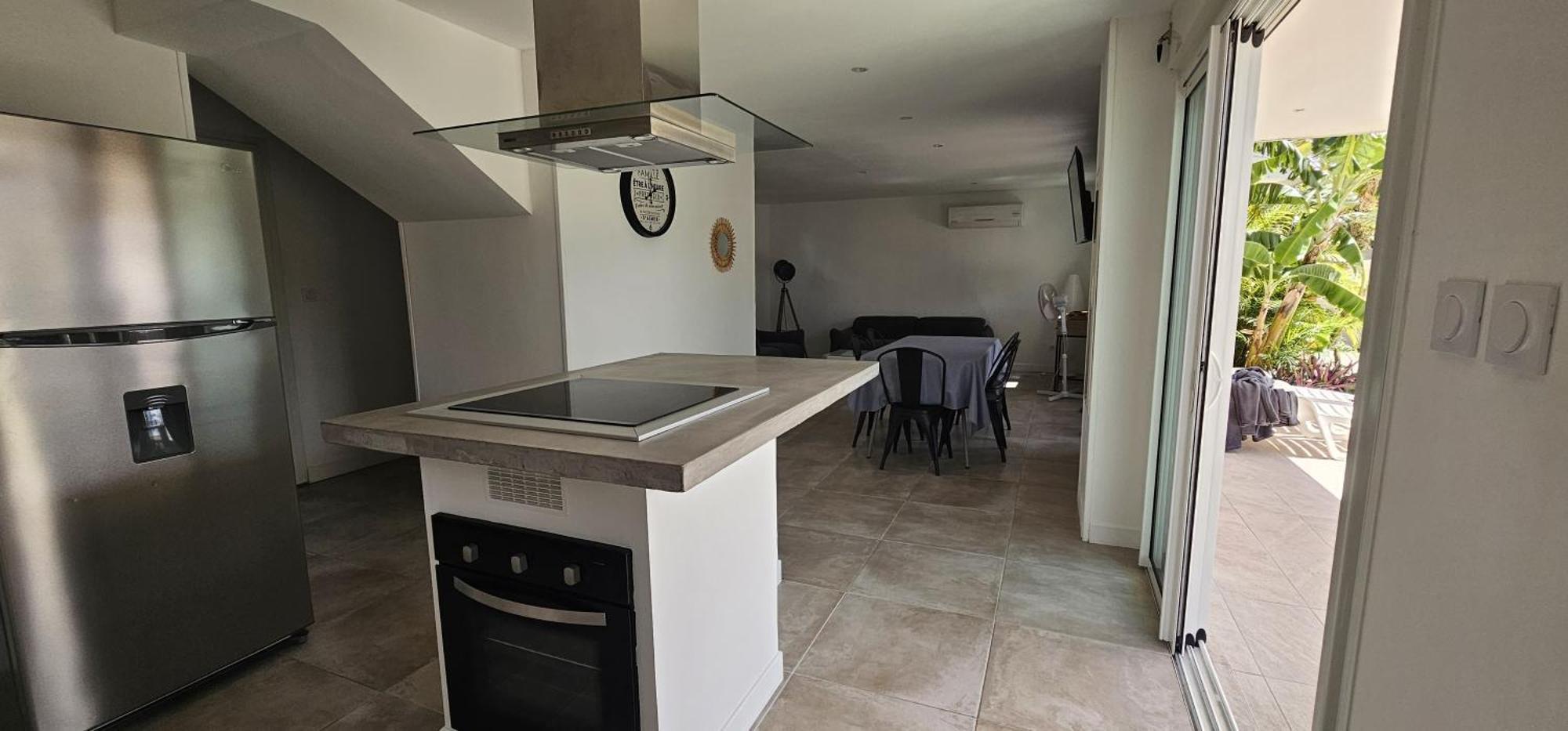 Villa Soleil L'Etang-Sale Ngoại thất bức ảnh
