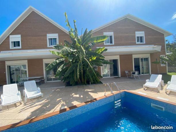 Villa Soleil L'Etang-Sale Ngoại thất bức ảnh